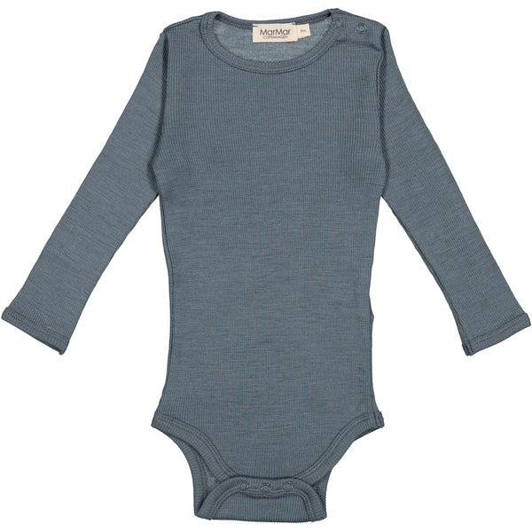 Stormy blue base  body for boys  Wool Pointelle  100% Merino Wool.Long sleevs and round neck with snappers for easy changing"Super wash wool" quality 100% Natural material and breathable quality Supports the body's natural temperature regulation.