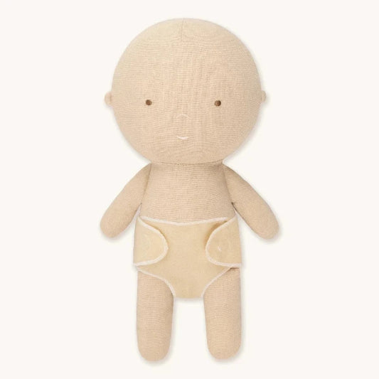 BABY SOFT VANILLA texture encourages sensory exploration, helping to improve fine motor skills and promote emotional development as children engage in pretend play and create meaningful connections with their GOMMU companion.